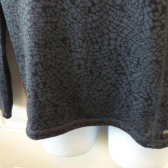 Reebok long sleeve charcoal gray shirt with zipper - Picture 5 of 13